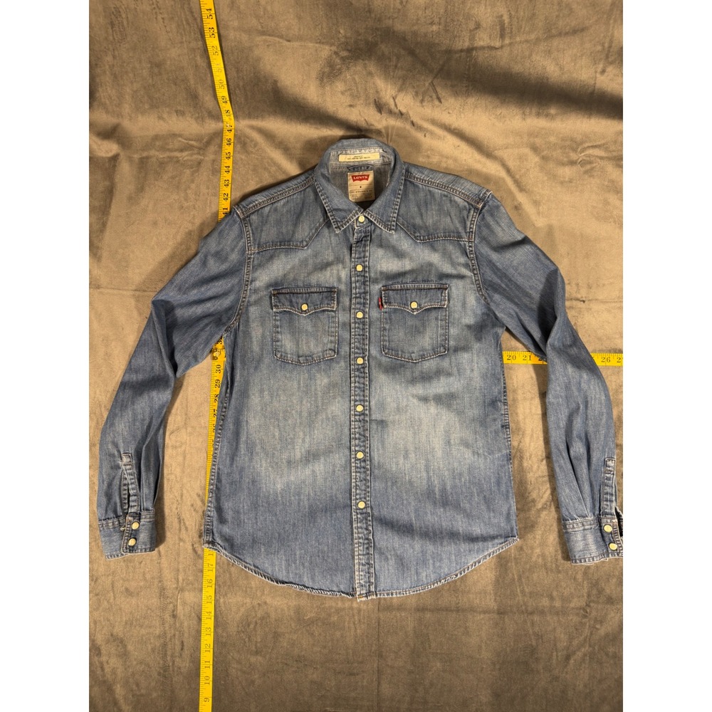 Levi's Women's Long Sleeve Denim Chambray Shirt Pearl Snap Buttons Size Medium